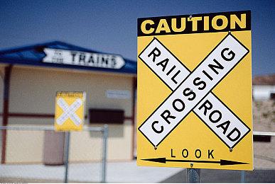 不可思议！有220万人花100美元提前3天玩《大学橄榄球25》